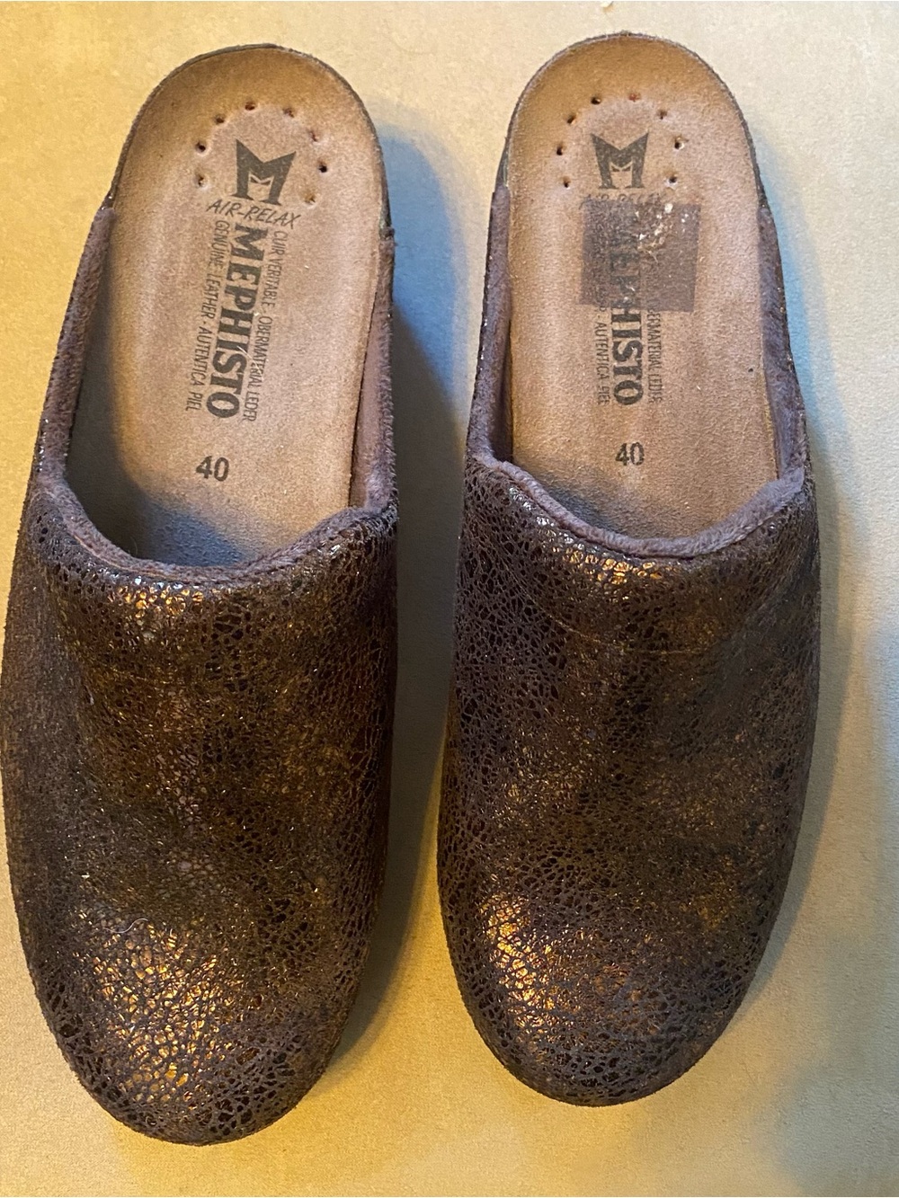 Mephisto Metallic Brown Textured Leather Slip-On Clogs